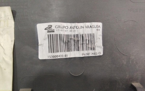 GUARNECIDO PUERTA DELANTERA IZQUIERDA 