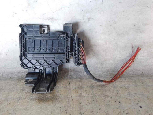CAJA RELES / FUSIBLES Volkswagen POLO V (6R1) 