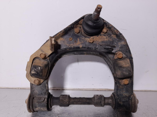 BRAZO SUSPENSION SUPERIOR DELANTERO IZQUIERDO MITSUBISHI L200 (K70) 