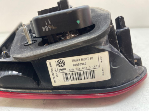 PILOTO TRASERO DERECHO INTERIOR VOLKSWAGEN GOLF VI (5K1)(10.2008) 
