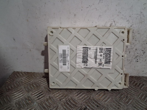 CAJA RELES / FUSIBLES 