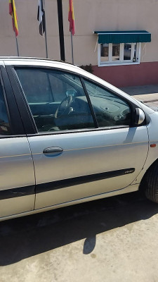 PUERTA DELANTERA DERECHA Renault Scenic II (JM)(2003->)