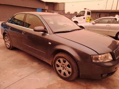 AUDI A4 BERLINA (8E)