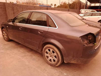 AUDI A4 BERLINA (8E)
