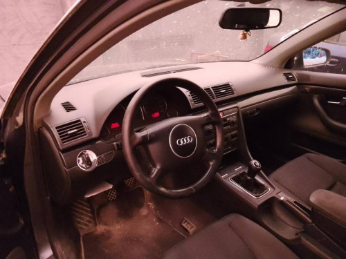 AUDI A4 BERLINA (8E) — vehículo donante para recambios 