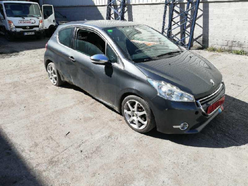PEUGEOT 208 — автомобиль-донор на запчасти 