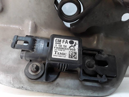 TRAVESAÑO SUPERIOR Opel ZAFIRA B 