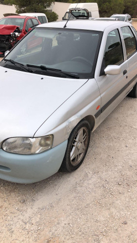 FORD ESCORT BERL./TURNIER — автомобиль-донор на запчасти 