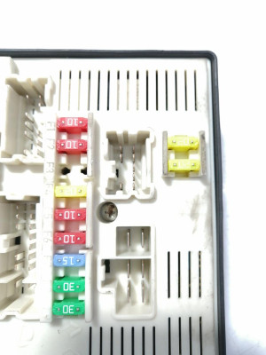 CAJA RELES / FUSIBLES, RENAULT, MEGANE III BERLINA 5P