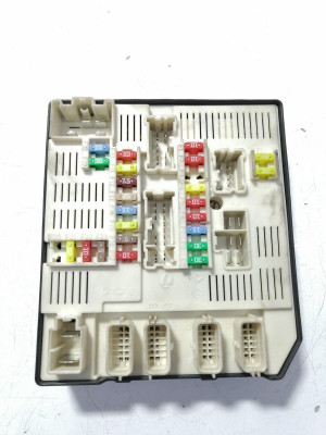 CAJA RELES / FUSIBLES, RENAULT, MEGANE III BERLINA 5P