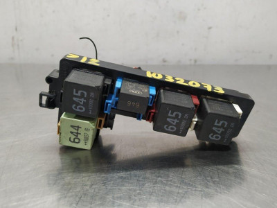 CAJA RELES / FUSIBLES, VOLKSWAGEN, GOLF VI (5K1)(10.2008)