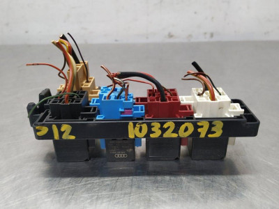 CAJA RELES / FUSIBLES, VOLKSWAGEN, GOLF VI (5K1)(10.2008)