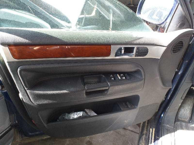 VOLKSWAGEN TOUAREG (7LA)