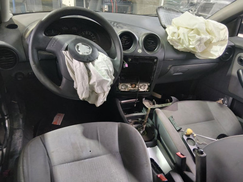 SEAT IBIZA (6L1) — vehículo donante para recambios 