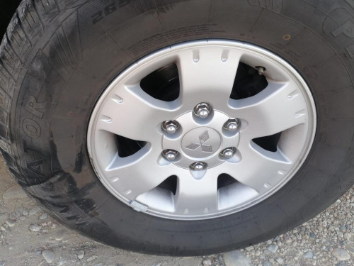 MITSUBISHI MONTERO (V60/V70) — vehículo donante para recambios 