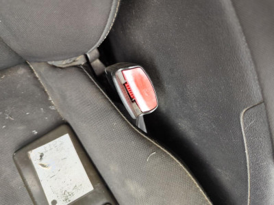 PRETENSOR AIRBAG DERECHO