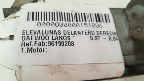  ELEVALUNAS DELANTERO DERECHO 