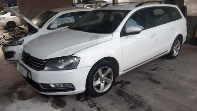 VOLKSWAGEN PASSAT VARIANT (365)