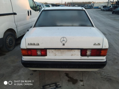 MERCEDES-BENZ 190 (BM 201)