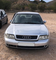 AUDI A4 AVANT (B5)