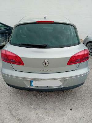 RENAULT VEL SATIS (BJ0)