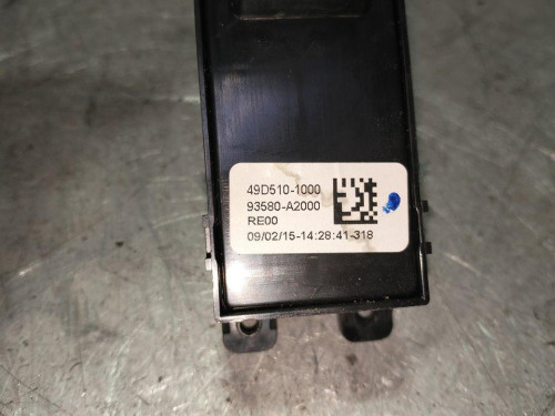 MANDO ELEVALUNAS DELANTERO DERECHO Kia CEED (JD) 
