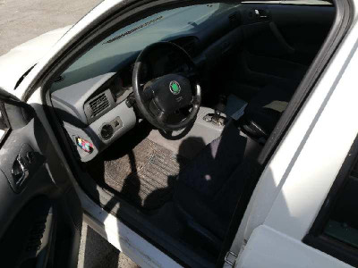 SKODA OCTAVIA BERLINA (1U2)