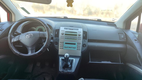  TOYOTA COROLLA VERSO (R1) 