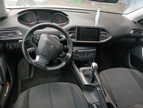 PEUGEOT 308 SW — vehículo donante para recambios 