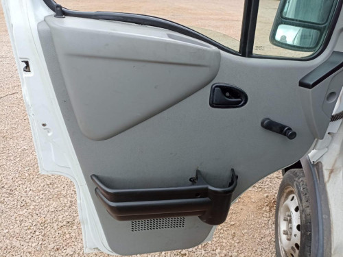 RENAULT MASTER COMBI — vehículo donante para recambios 