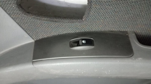 MANDO ELEVALUNAS DELANTERO DERECHO Hyundai MATRIX (FC) 