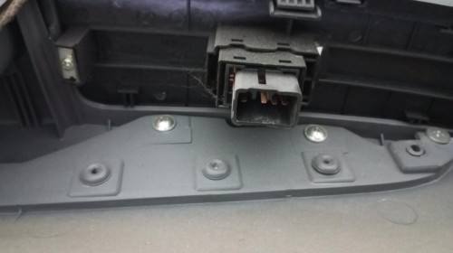 MANDO ELEVALUNAS DELANTERO DERECHO Hyundai MATRIX (FC) 