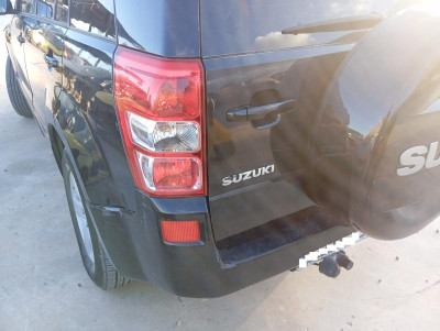 PILOTO TRASERO IZQUIERDO, SUZUKI, GRAND VITARA (JB/JT)