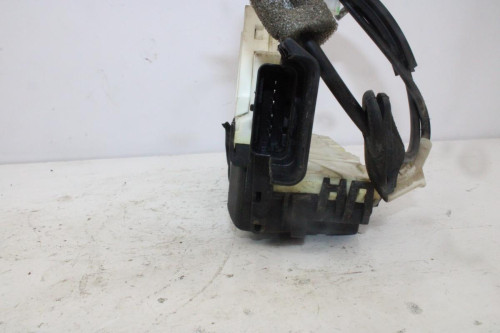 CERRADURA PUERTA DELANTERA IZQUIERDA 