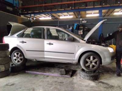 FORD FOCUS BERLINA (CAP)