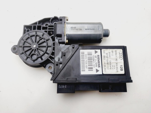 MOTOR ELEVALUNAS DELANTERO DERECHO Audi A4 BERLINA (8E) 