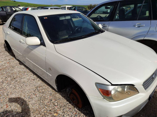 LEXUS IS 200 (GXE10) — автомобиль-донор на запчасти 