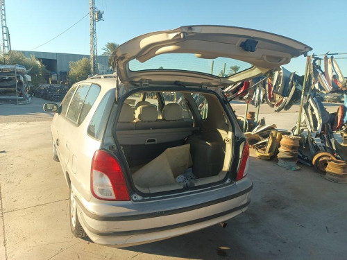  KIA CARENS (RS) 