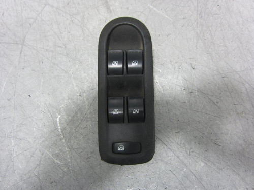MANDO ELEVALUNAS DELANTERO IZQUIERDO Renault MEGANE II BERLINA 5P 