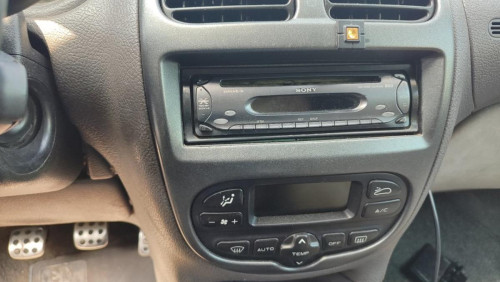 PEUGEOT 206 — vehículo donante para recambios 