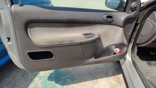 PEUGEOT 206 — vehículo donante para recambios 