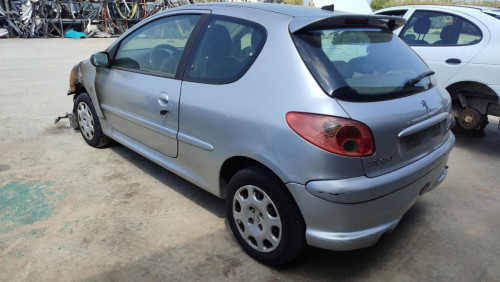PEUGEOT 206 — vehículo donante para recambios 