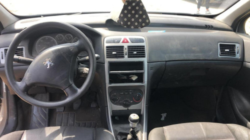 PEUGEOT 307 BREAK / SW (S1)(04.2002) — vehículo donante para recambios 