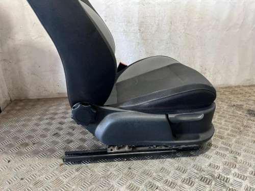 ASIENTO DELANTERO DERECHO 