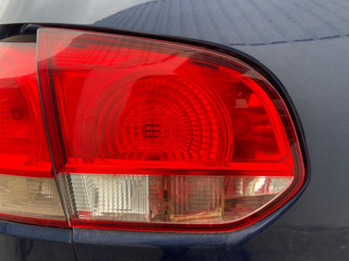 PILOTO TRASERO IZQUIERDO INTERIOR VOLKSWAGEN GOLF VI (5K1)(10.2008) 