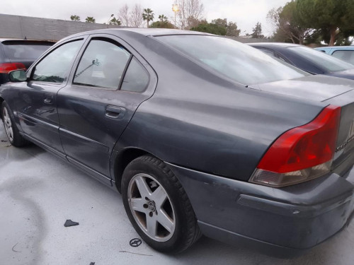 VOLVO S60 BERLINA — автомобиль-донор на запчасти 