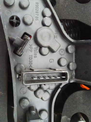  PILOTO TRASERO IZQUIERDO Toyota AVENSIS (T27) 