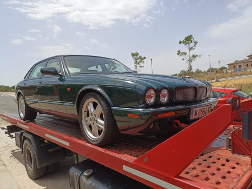 JAGUAR XJ8 — автомобиль-донор на запчасти 