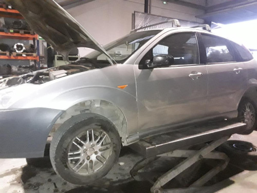 FORD FOCUS BERLINA (CAK) — vehículo donante para recambios 