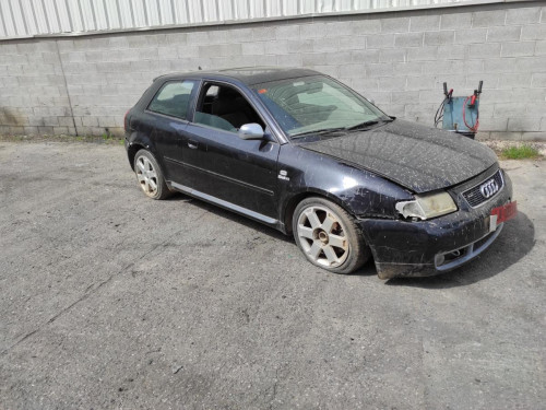 AUDI A3 (8L) — vehículo donante para recambios 